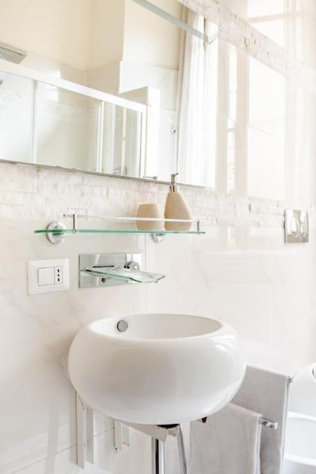 Exquisite Stay Via Crema Milan Exterior photo